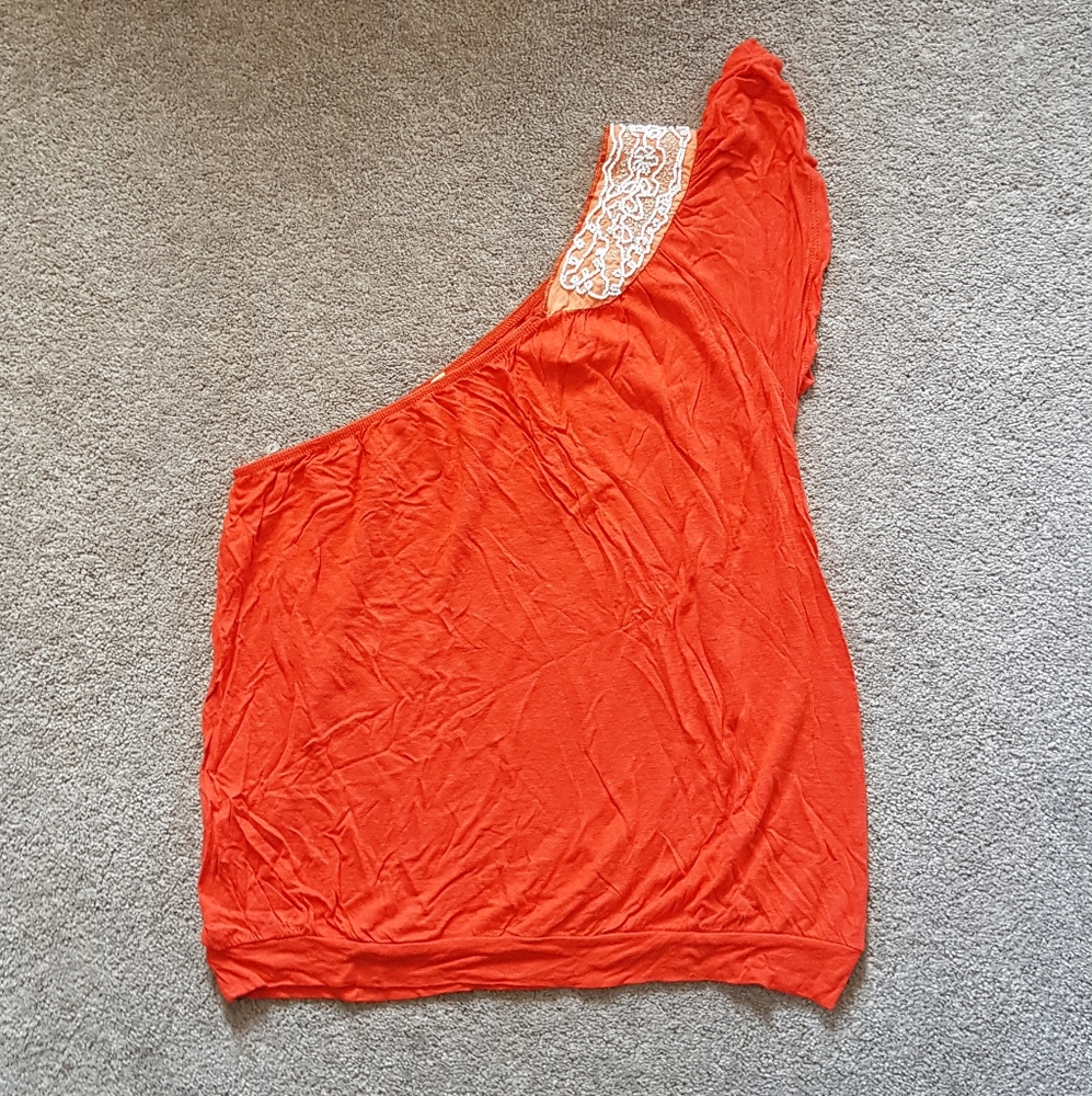 Like new, one shoulder beaded top sz med